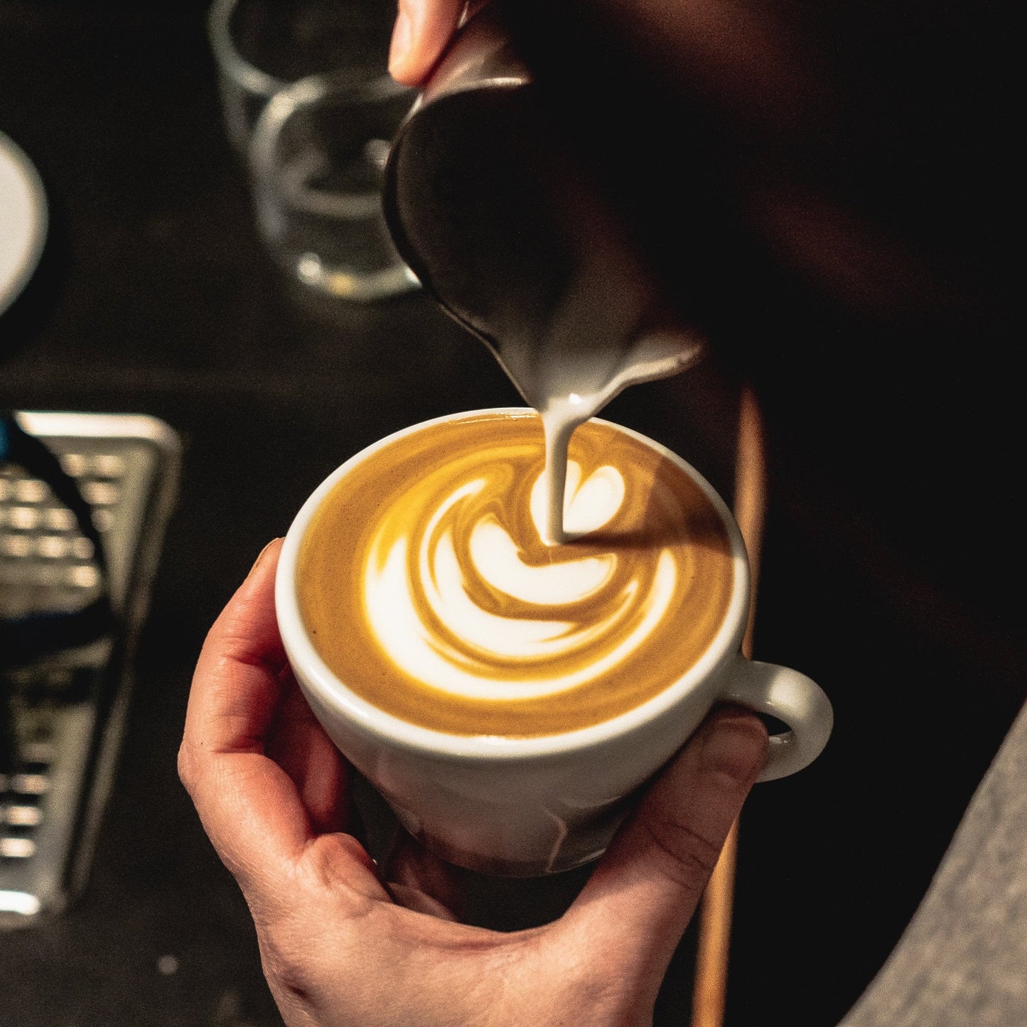 Latte Art (ENG) 3.12.2025